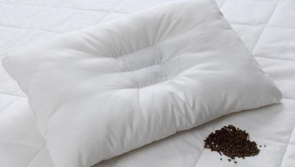 枕头尺寸全指南:如何选择最适合你的睡眠伴侣